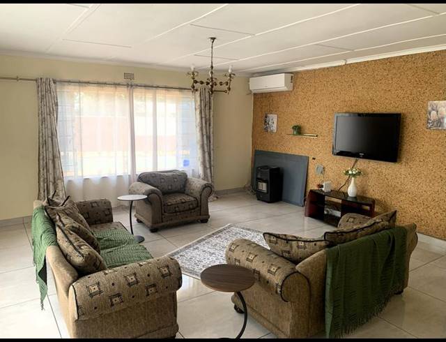 4 BEDROOM HOUSE FOR SALE IN VAN DYK PARK